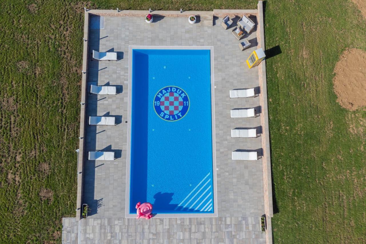 סלוניי Apartments Lucija מראה חיצוני תמונה