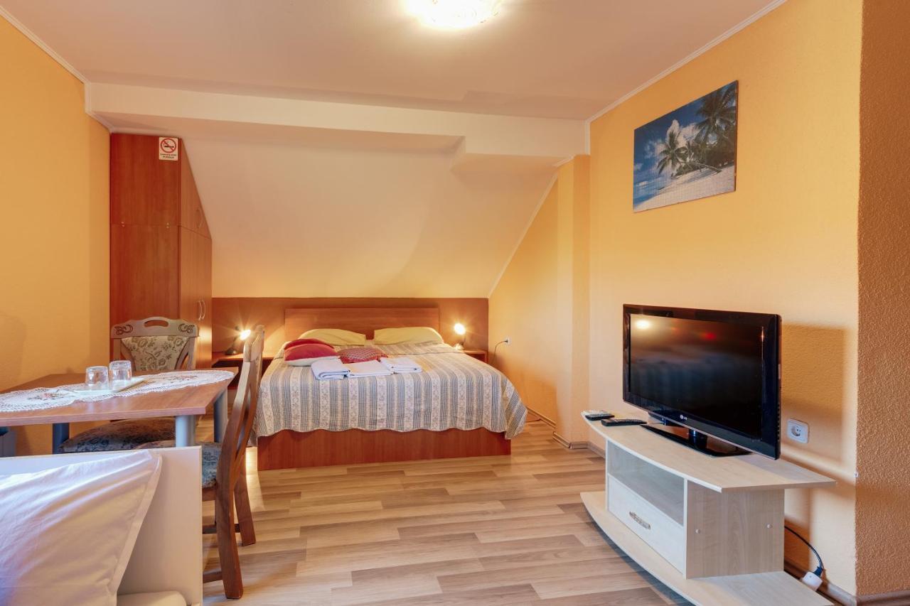 סלוניי Apartments Lucija מראה חיצוני תמונה